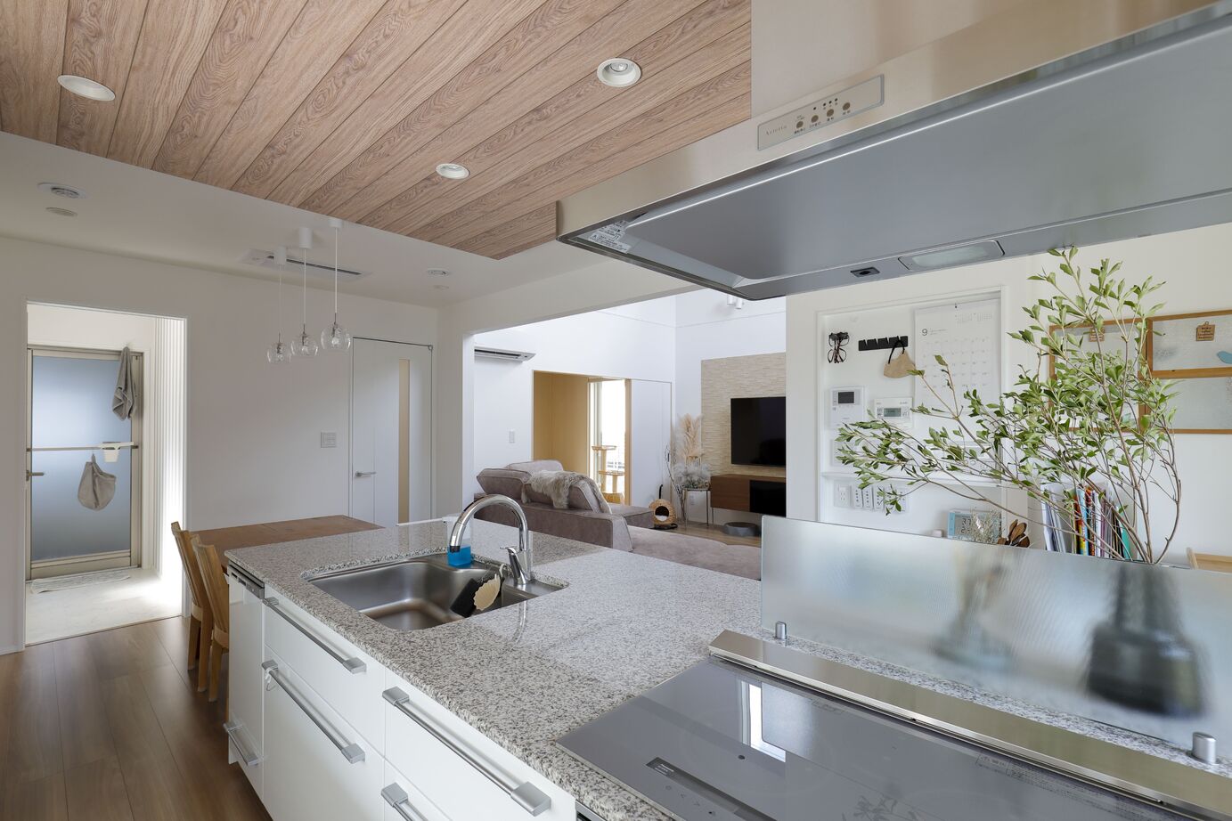 一条工務店 猫もよろこぶ暖かさ。大きな吹き抜けのある開放的な住まいの建築実例画像7