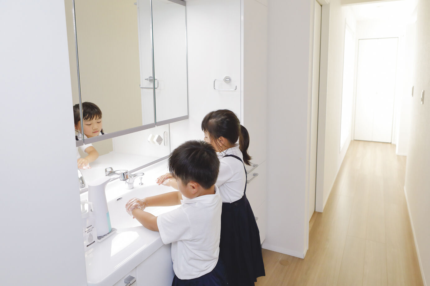 一条工務店 猫もよろこぶ暖かさ。大きな吹き抜けのある開放的な住まいの建築実例画像10