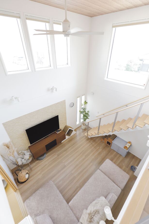 一条工務店 猫もよろこぶ暖かさ。大きな吹き抜けのある開放的な住まいの建築実例画像11