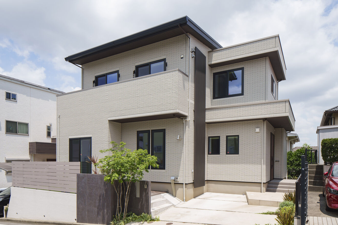 一条工務店 愛着あるモノに囲まれながら、家族との団らんを楽しむ家。の建築実例画像2