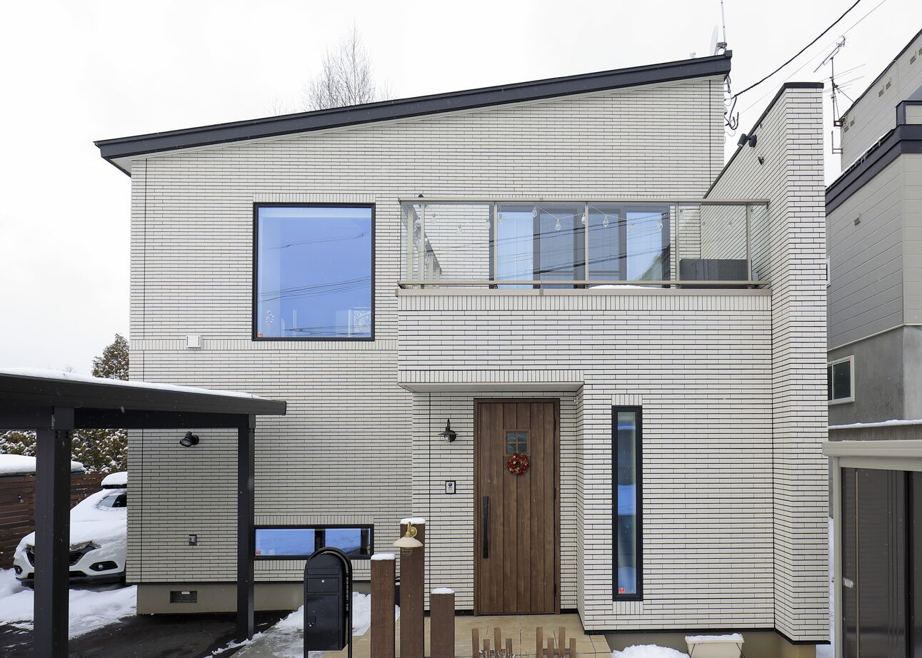 一条工務店 こだわり抜いた２階リビングの住まい。の建築実例画像2