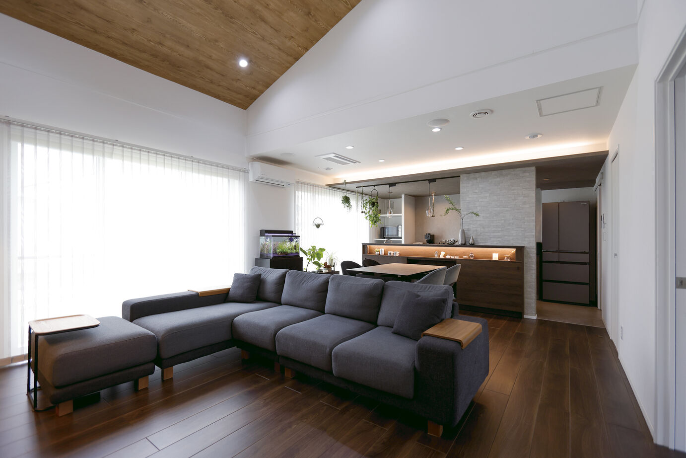 一条工務店 全館空調で毎日爽やかな空気。広々LDKに家族が集う平屋の建築実例画像2