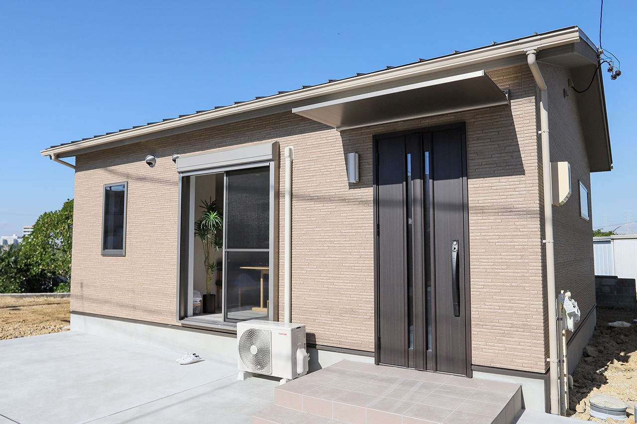 ニッカのいえ 【1300万円台/間取り図】一人暮らしに丁度いい1LDKで生活の負担を軽減！ローコストで叶えた平屋の住まいの建築実例画像2