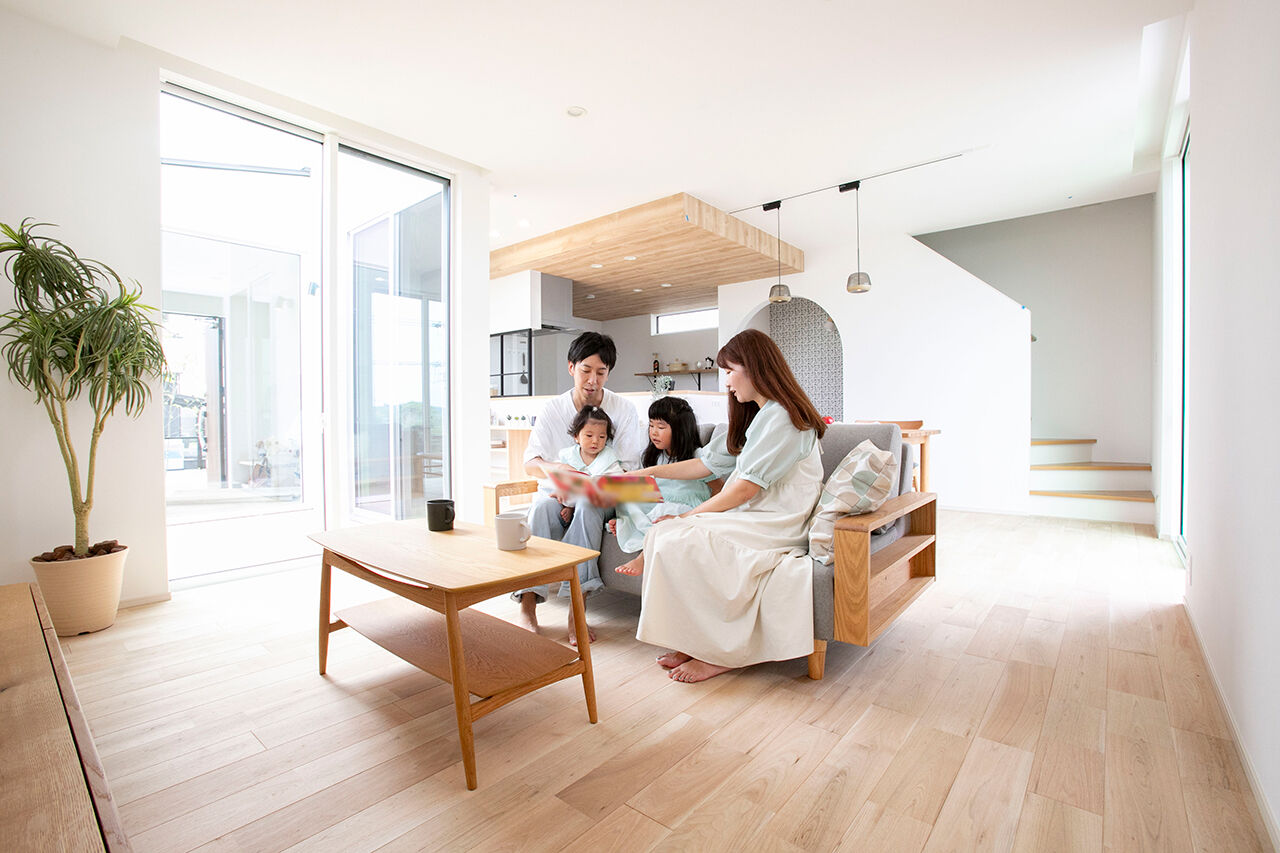 LIGhome 小牧・春日井(リグホーム) 【間取り図有｜2100万円台｜3LDK｜中庭｜ヌック】カーテンレスで暮らせる、仲良し家族のコの字型の家の建築実例画像2