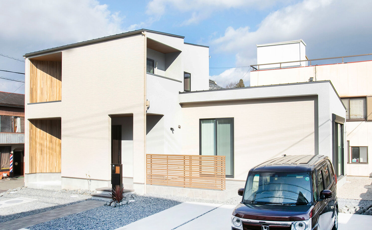 LIGhome 小牧・春日井(リグホーム) 【間取り図有｜2000万円台｜30坪台｜自然素材】外からの視線を緩やかにカット。お子さんとのびのび暮らす家の建築実例画像11