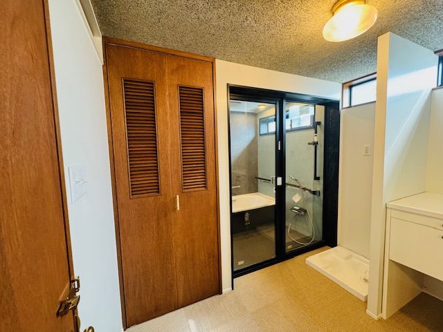 あおぞら工務店（アオゾラコウムテン一級建築士事務所） 【42坪/4000万円台/間取り図有】中庭を中心とした、ミッドセンチュリーモダンスタイルなコの字の平屋の建築実例画像6