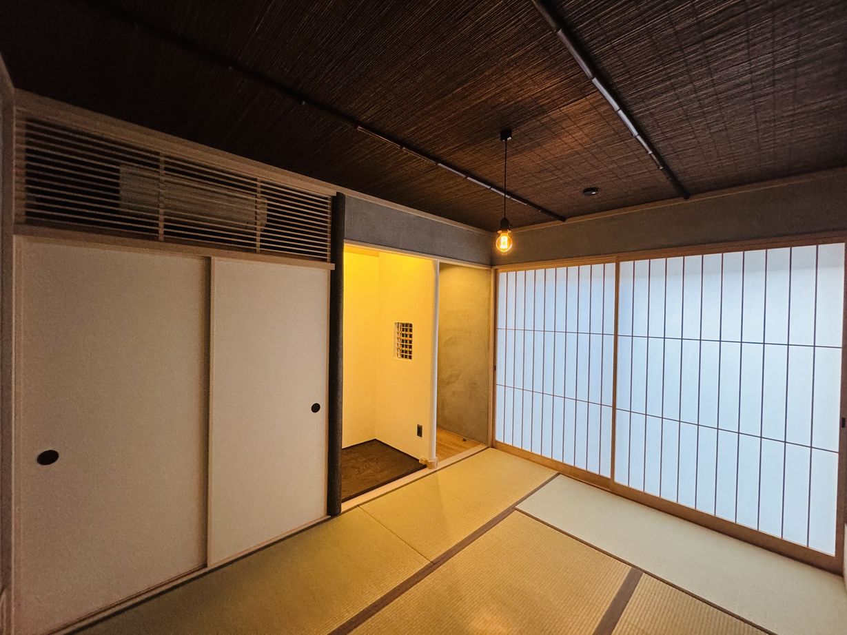 あおぞら工務店（アオゾラコウムテン一級建築士事務所） 【42坪/4000万円台/間取り図有】中庭を中心とした、ミッドセンチュリーモダンスタイルなコの字の平屋の建築実例画像8