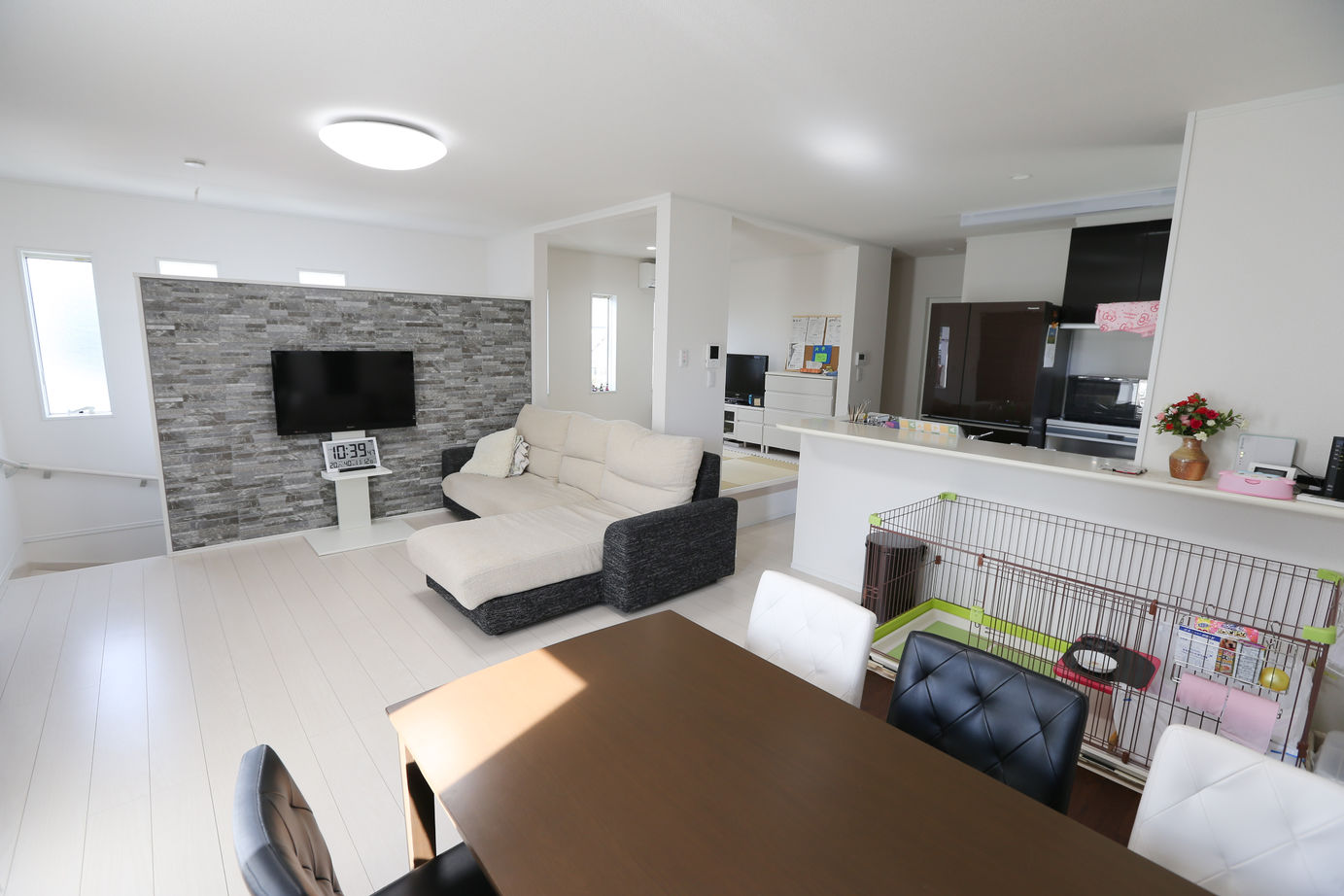 アイダ設計 【間取り図有/40坪台/2階リビング】7坪のバルコニーは多目的に使えるおしゃれスペースの建築実例画像6