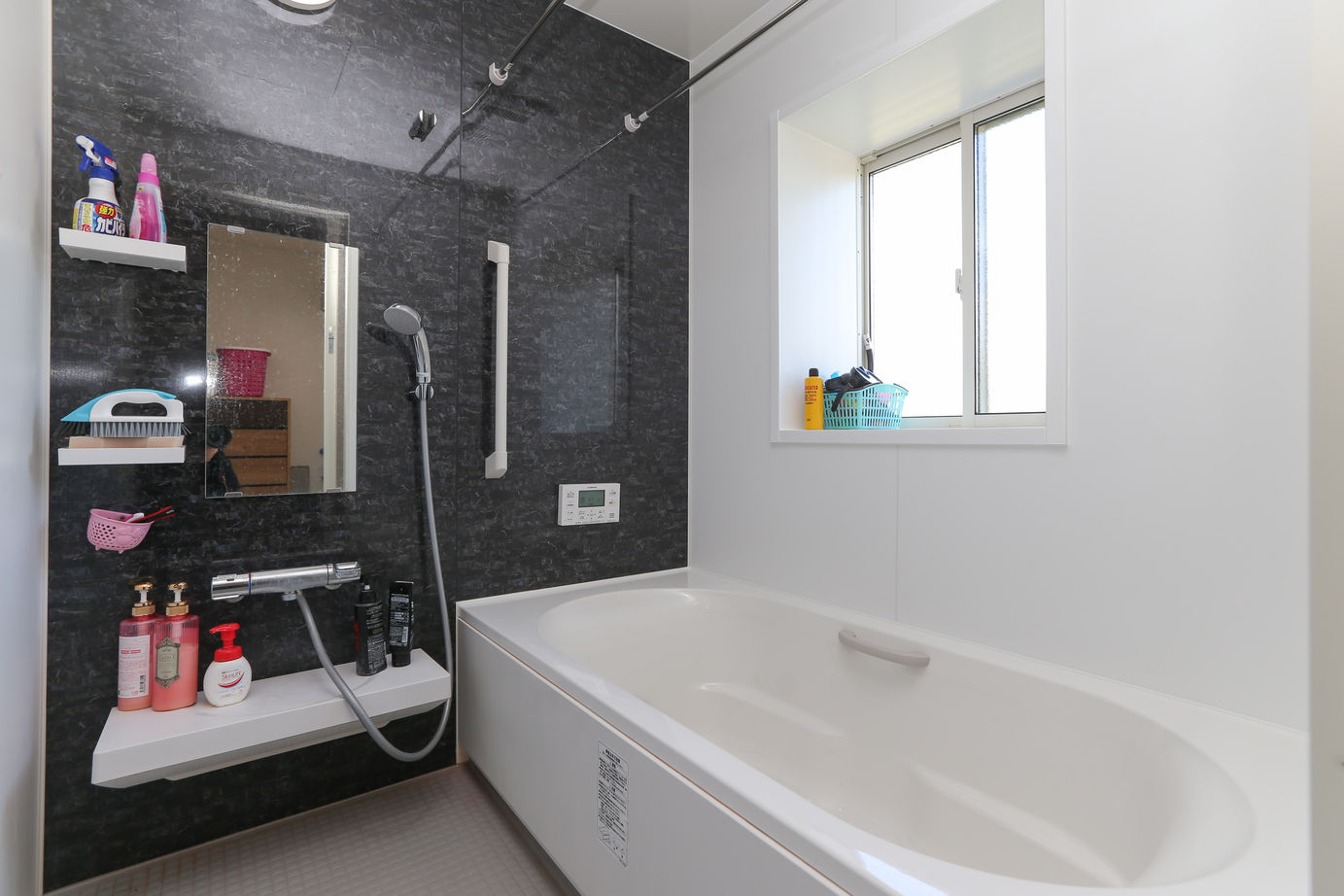 アイダ設計 【間取り図有/40坪台/2階リビング】7坪のバルコニーは多目的に使えるおしゃれスペースの建築実例画像16