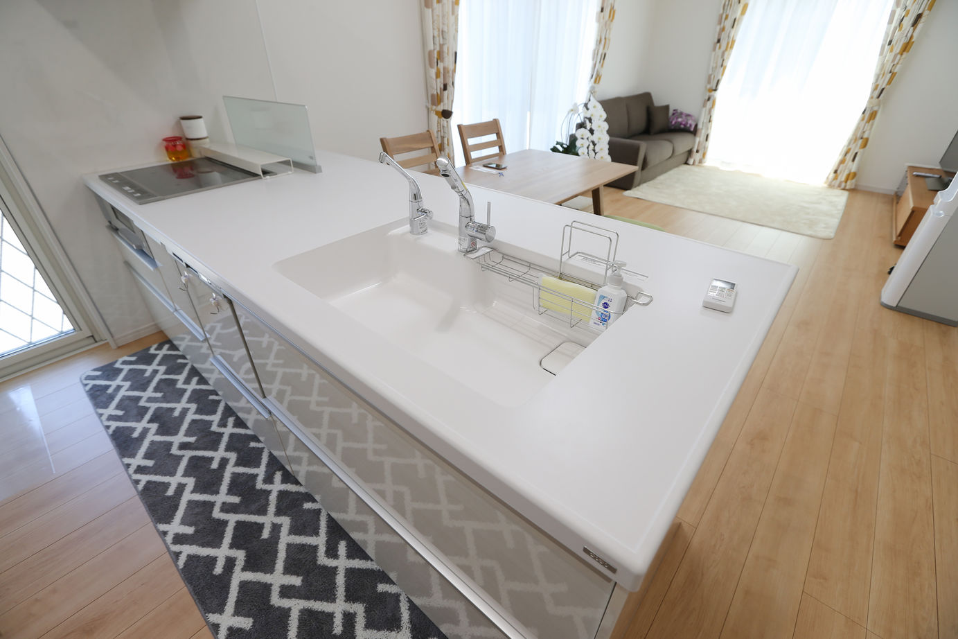 アイダ設計 【間取り図有/40坪台/2世帯住宅/小屋裏収納】回遊動線を考慮しプライベートを守る共有タイプの間取の建築実例画像7