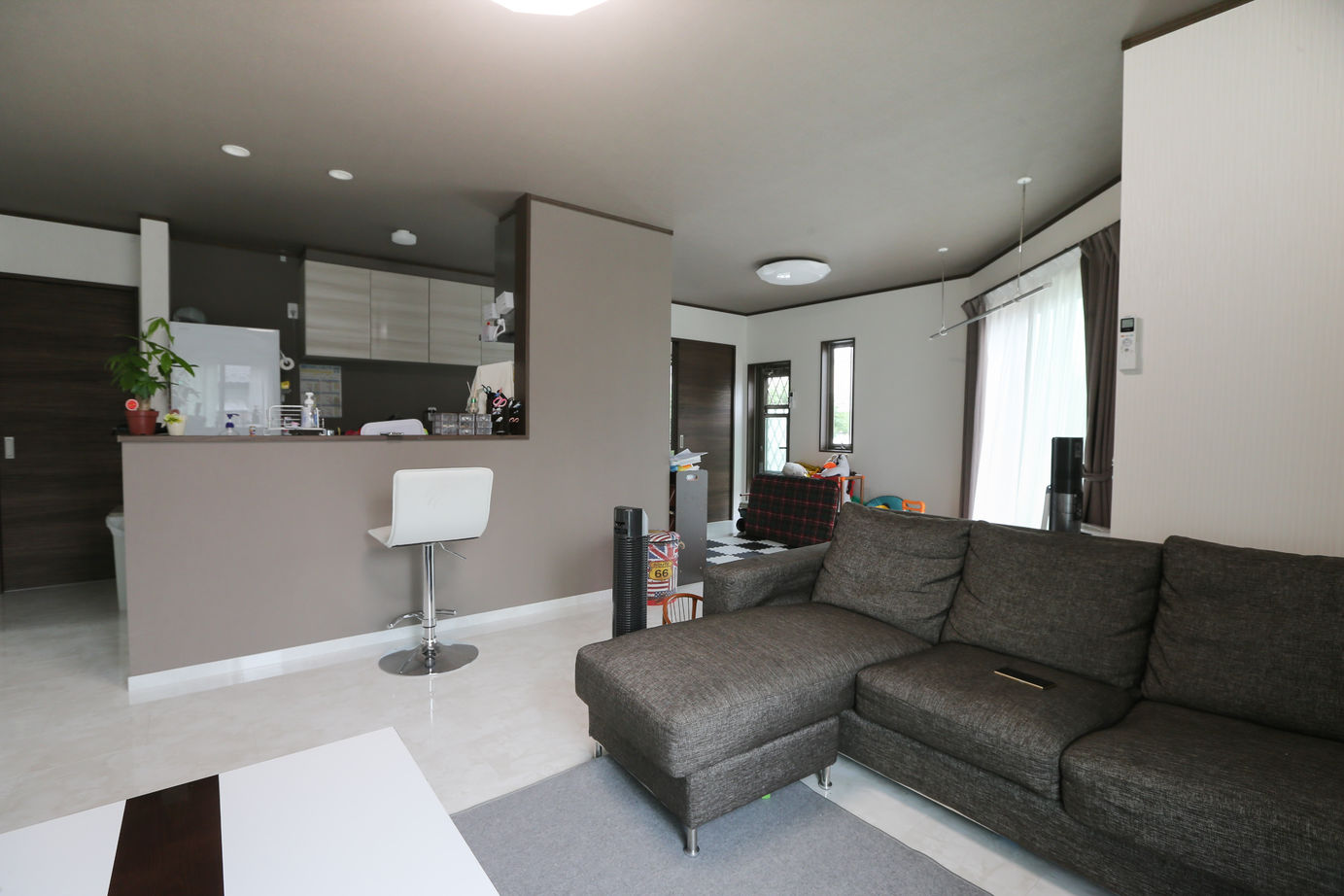 アイダ設計 【間取り図有/30坪台/テラス/耐震・耐火/小屋裏収納/玄関収納】ご主人の要望を詰め込んだ理想の住宅の建築実例画像1