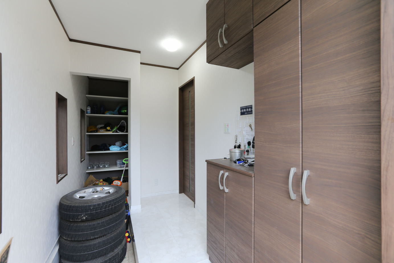 アイダ設計 【間取り図有/30坪台/テラス/耐震・耐火/小屋裏収納/玄関収納】ご主人の要望を詰め込んだ理想の住宅の建築実例画像18