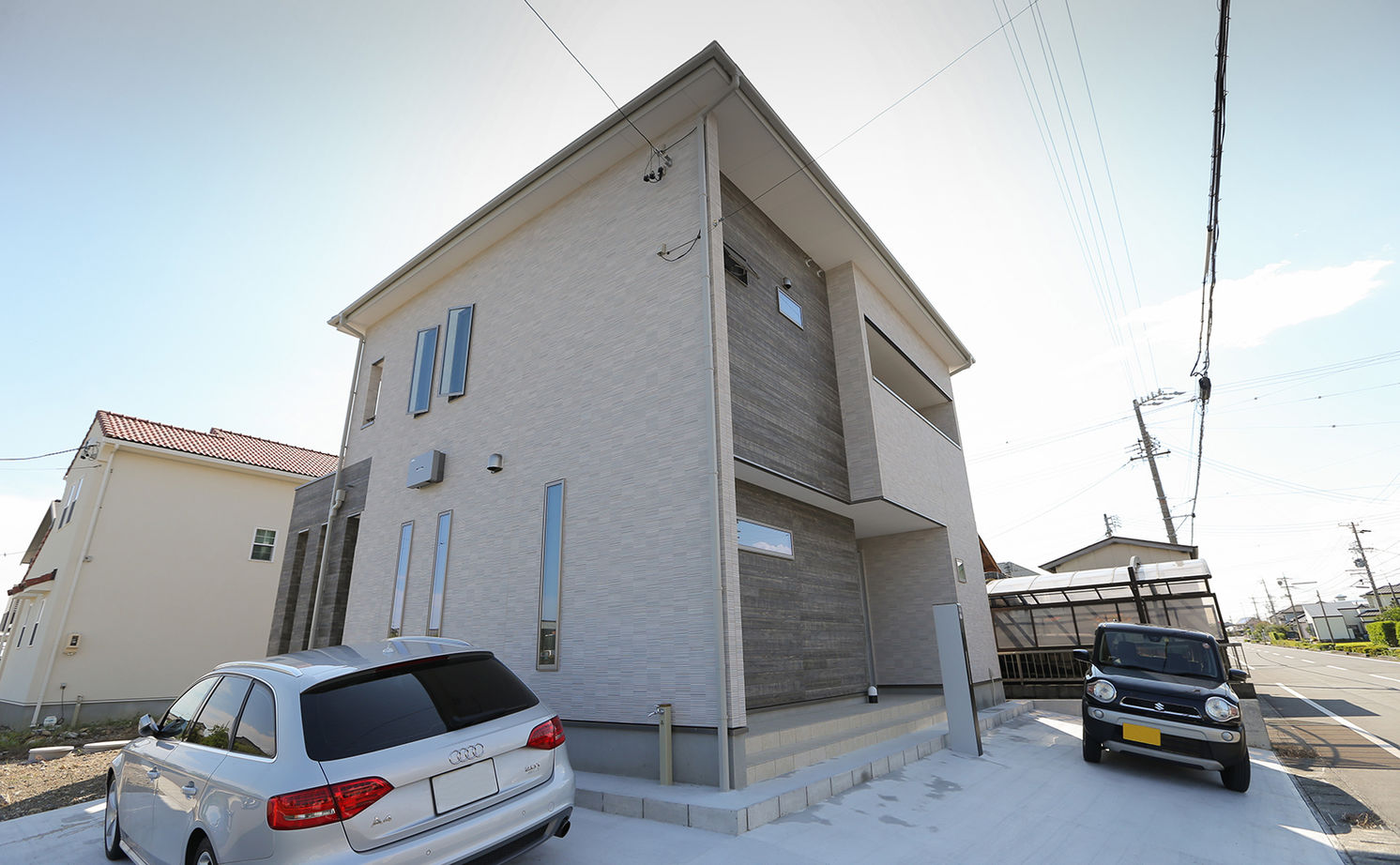 アイダ設計 【間取り図有/30坪台/吹抜け/オール電化】こだわりのキッチン・独創的で開放的なリビングの建築実例画像1