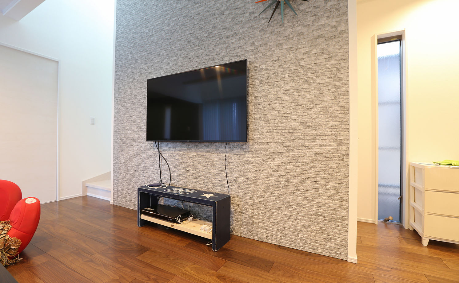 アイダ設計 【間取り図有/30坪台/吹抜け/オール電化】こだわりのキッチン・独創的で開放的なリビングの建築実例画像5