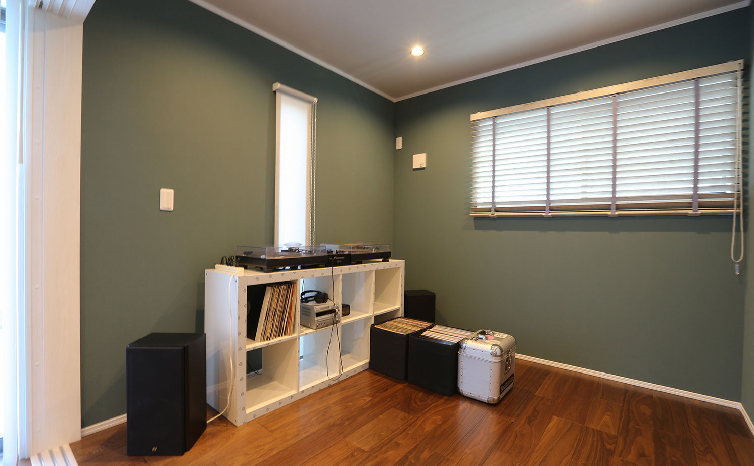 アイダ設計 【間取り図有/30坪台/吹抜け/オール電化】こだわりのキッチン・独創的で開放的なリビングの建築実例画像10