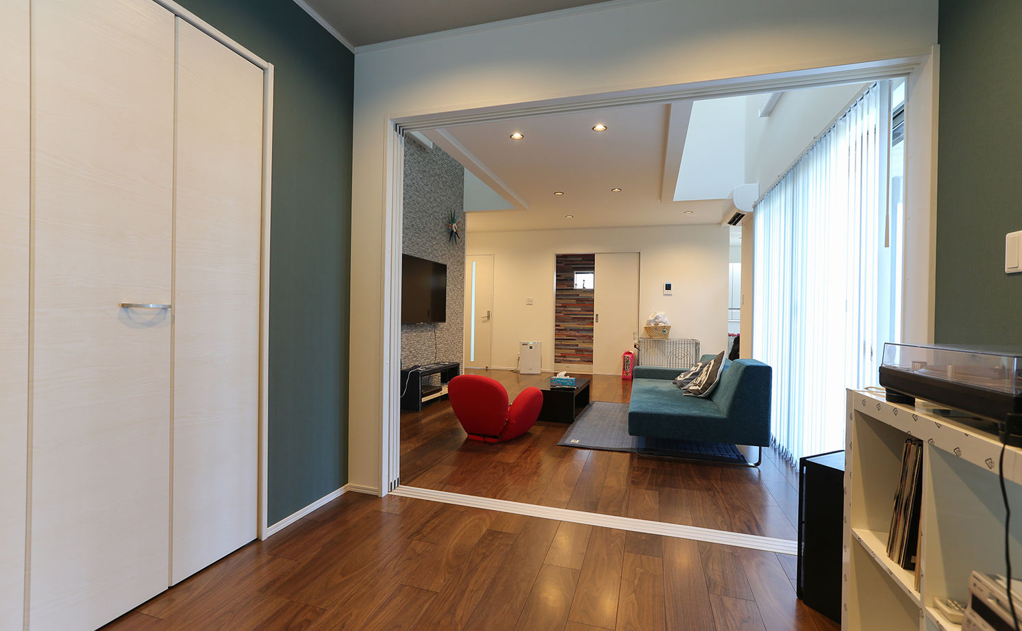 アイダ設計 【間取り図有/30坪台/吹抜け/オール電化】こだわりのキッチン・独創的で開放的なリビングの建築実例画像11