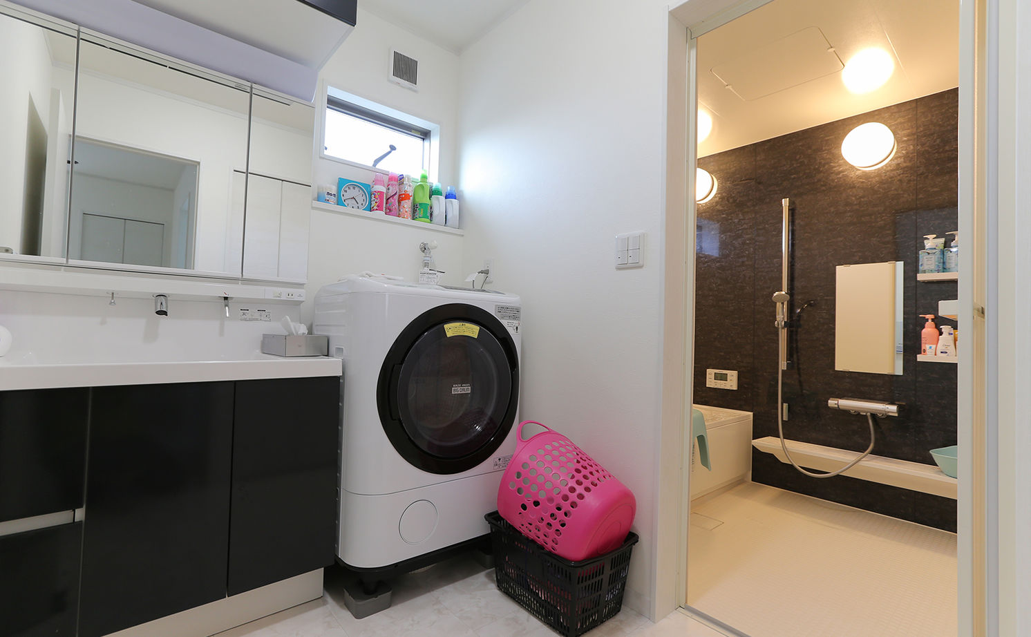 アイダ設計 【間取り図有/30坪台/吹抜け/オール電化】こだわりのキッチン・独創的で開放的なリビングの建築実例画像15