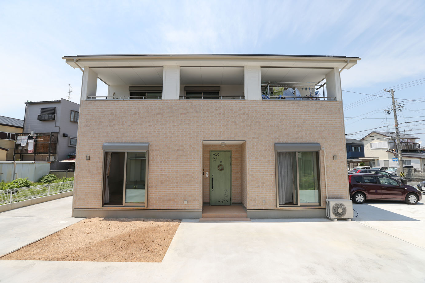 アイダ設計 【間取り図有/30坪台/太陽光発電】売電をローン返済に充当。収納充実で採光に優れた注文住宅の建築実例画像2