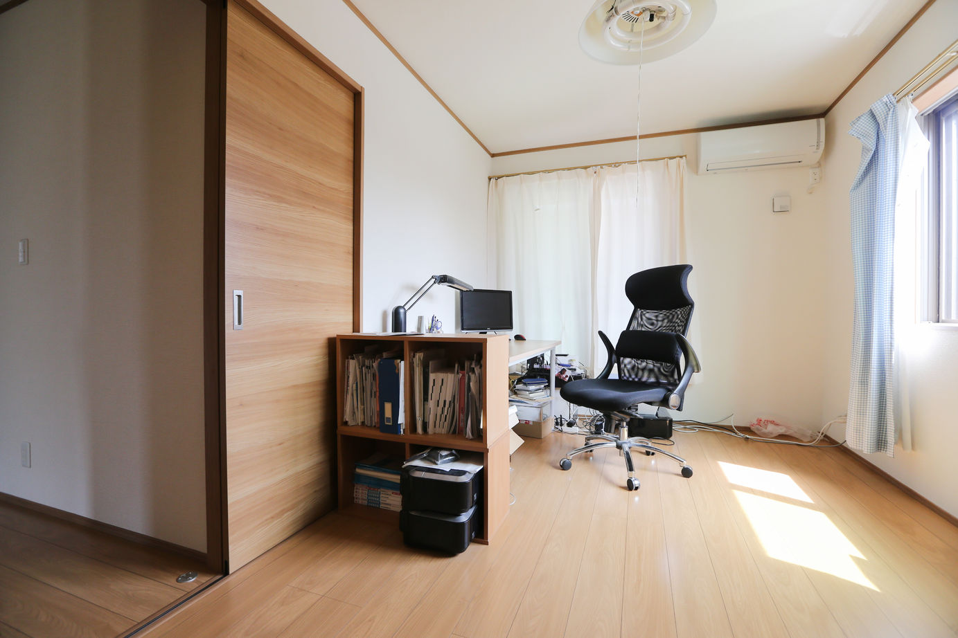 アイダ設計 【間取り図有/30坪台/太陽光発電】売電をローン返済に充当。収納充実で採光に優れた注文住宅の建築実例画像12