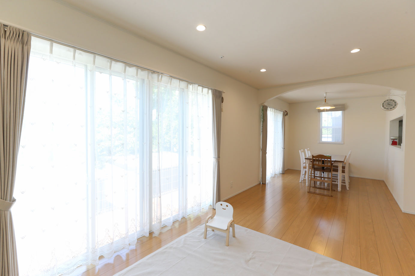 アイダ設計 【間取り図有/30坪台/広々リビング】家族の理想がつまった、趣味を楽しむ南欧風の家の建築実例画像6