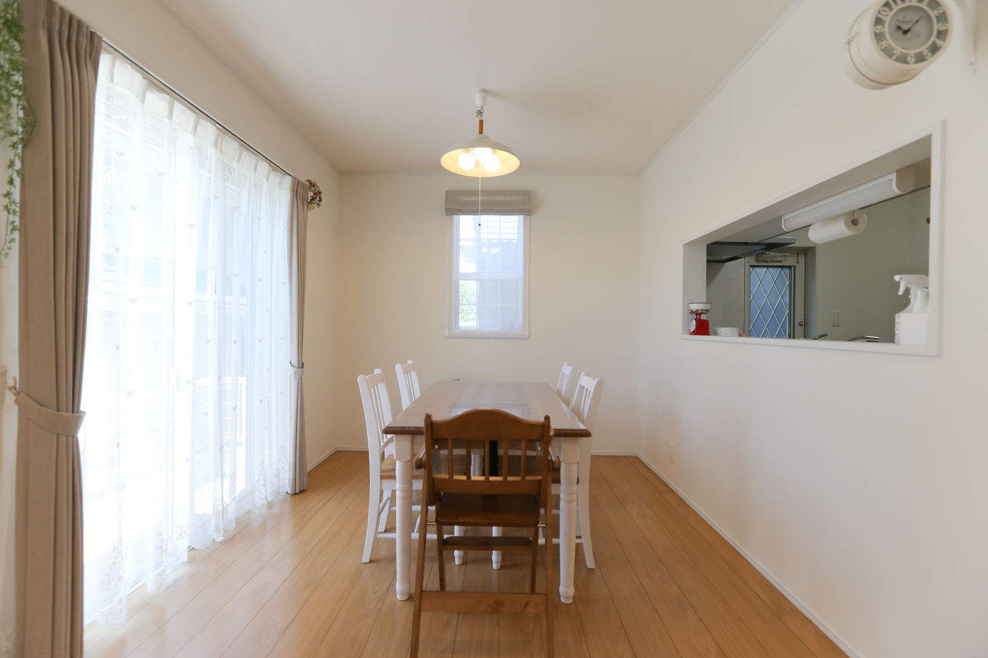 アイダ設計 【間取り図有/30坪台/広々リビング】家族の理想がつまった、趣味を楽しむ南欧風の家の建築実例画像8