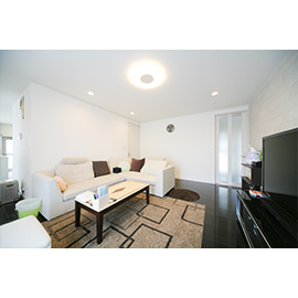 アイダ設計 【50坪台/アイランドキッチン/収納充実】モダンな雰囲気にこだわったモノトーンの注文住宅の建築実例画像5