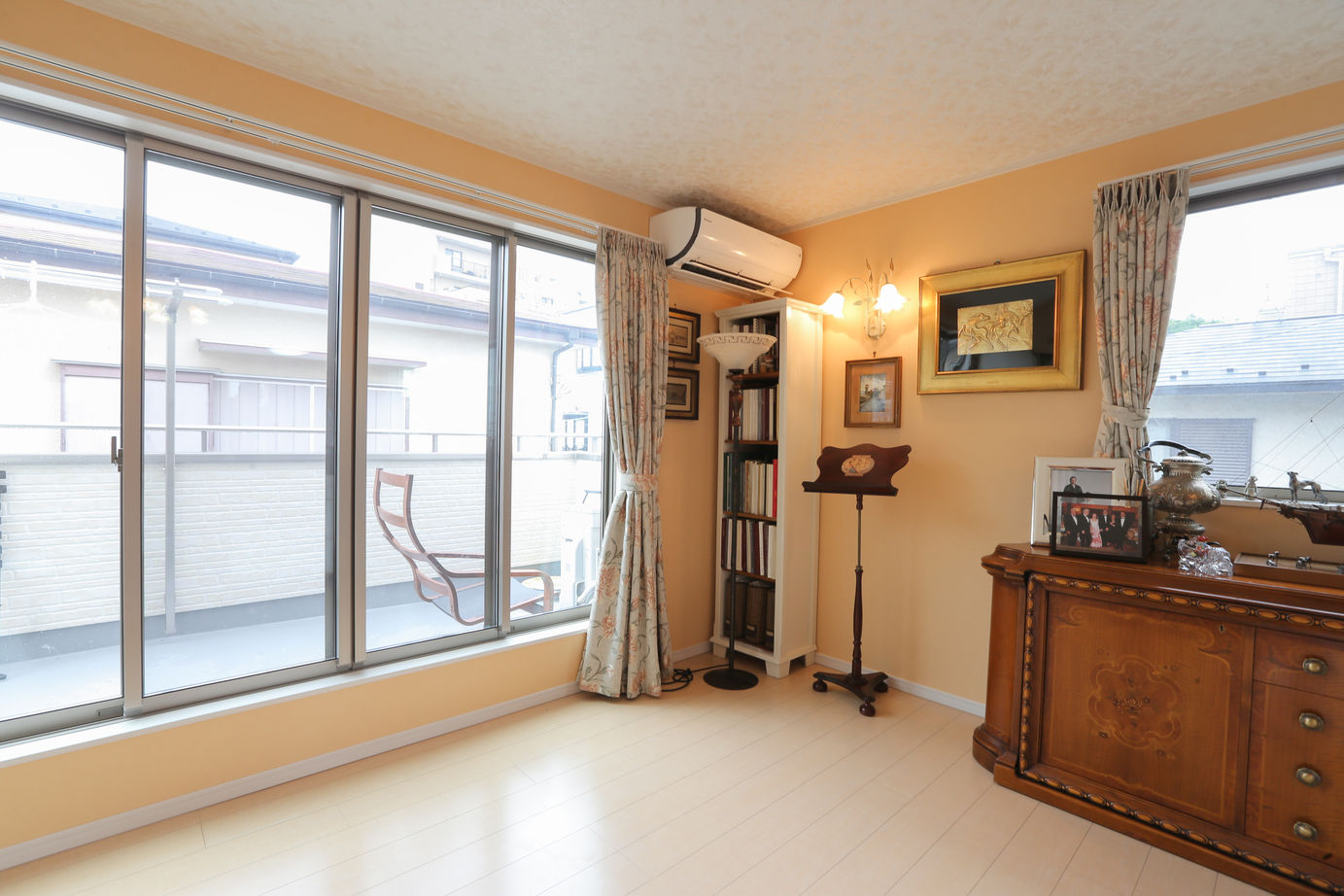 アイダ設計 【間取り図有/30坪台/3LDK/リビングイン階段】イタリア家具や照明に合わせた便利な自家発電機能のある家の建築実例画像17