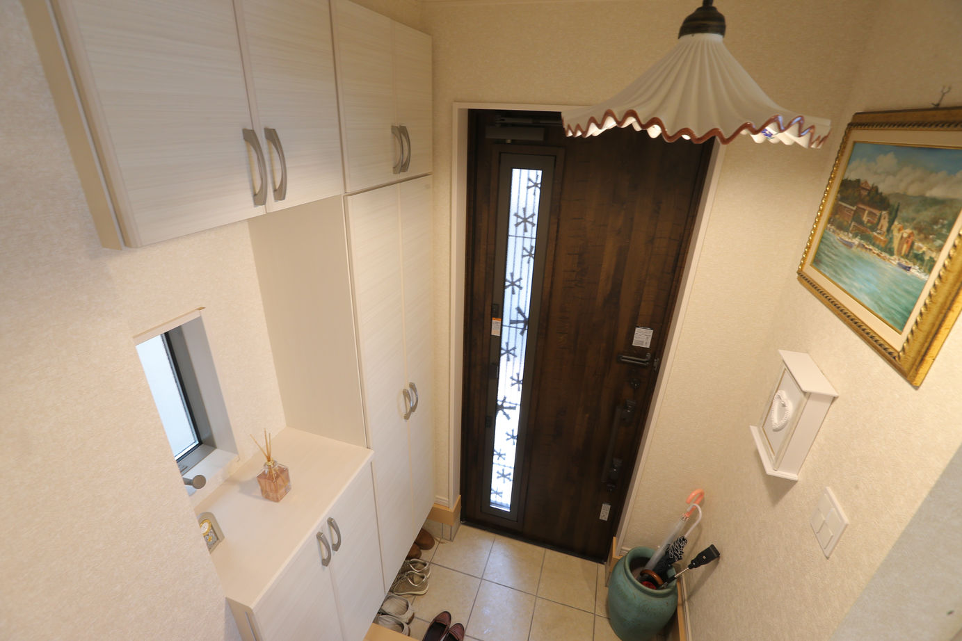 アイダ設計 【間取り図有/30坪台/3LDK/リビングイン階段】イタリア家具や照明に合わせた便利な自家発電機能のある家の建築実例画像20