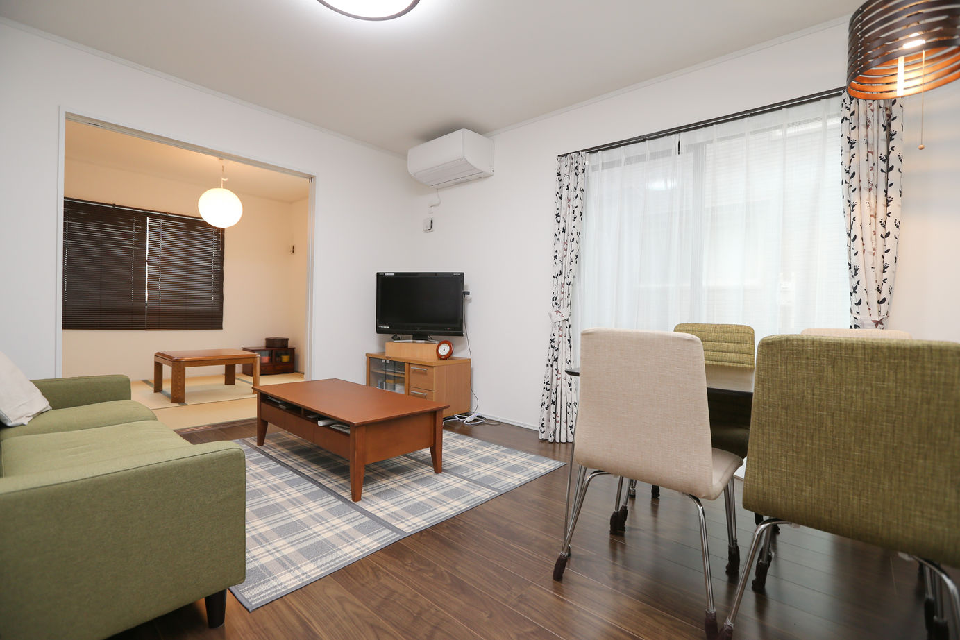 アイダ設計 【間取り図有/30坪台/収納充実】デッドスペースを有効活用した高気密・高断熱な二世帯住宅の建築実例画像1