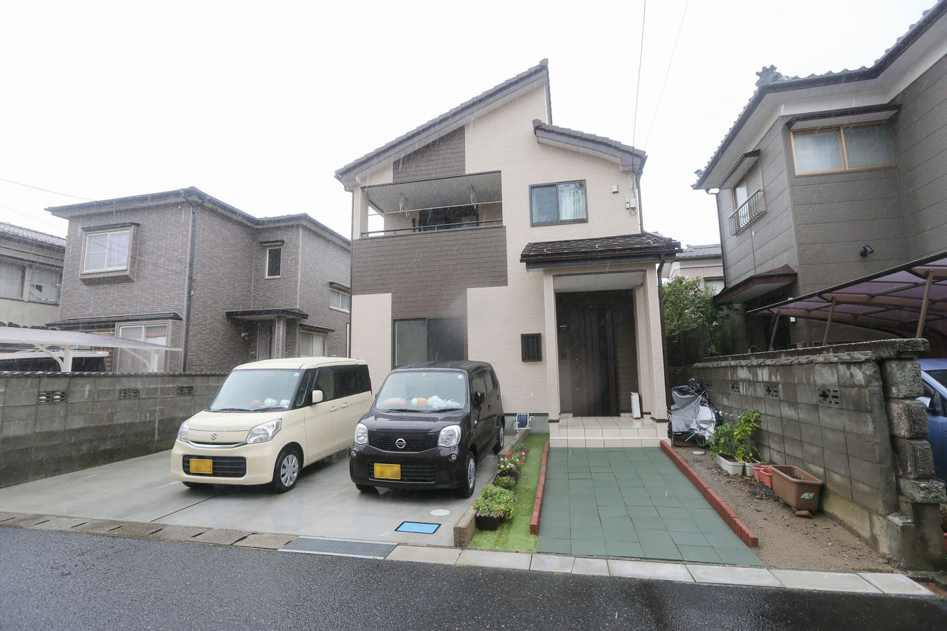 アイダ設計 【間取り図有/30坪台/収納充実】デッドスペースを有効活用した高気密・高断熱な二世帯住宅の建築実例画像2