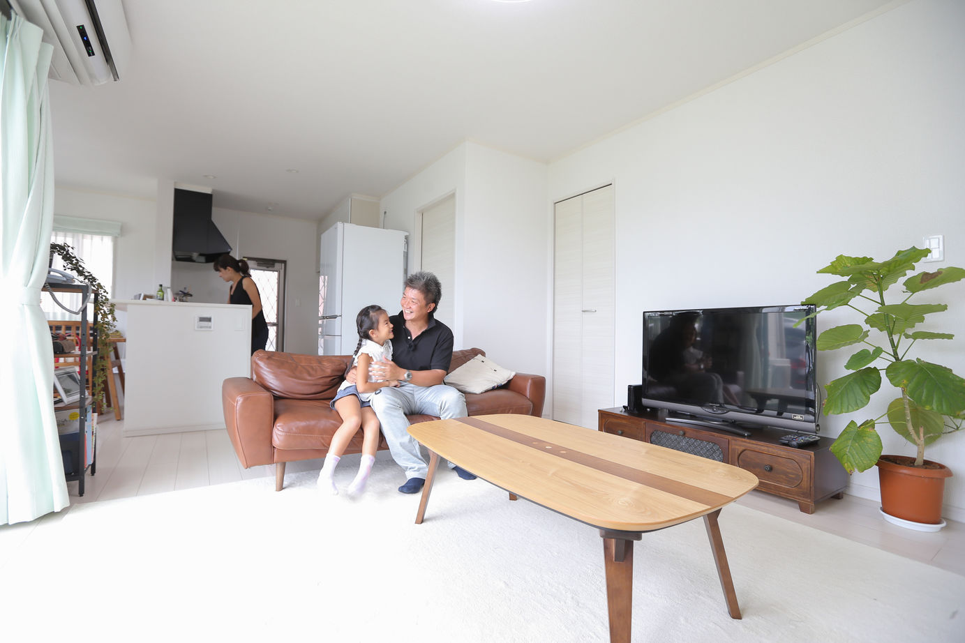 アイダ設計 【間取り図有/30坪台/ウッドデッキ】価格と間取りのバランスに驚き　趣味のバラを愛でられる庭のある家の建築実例画像1