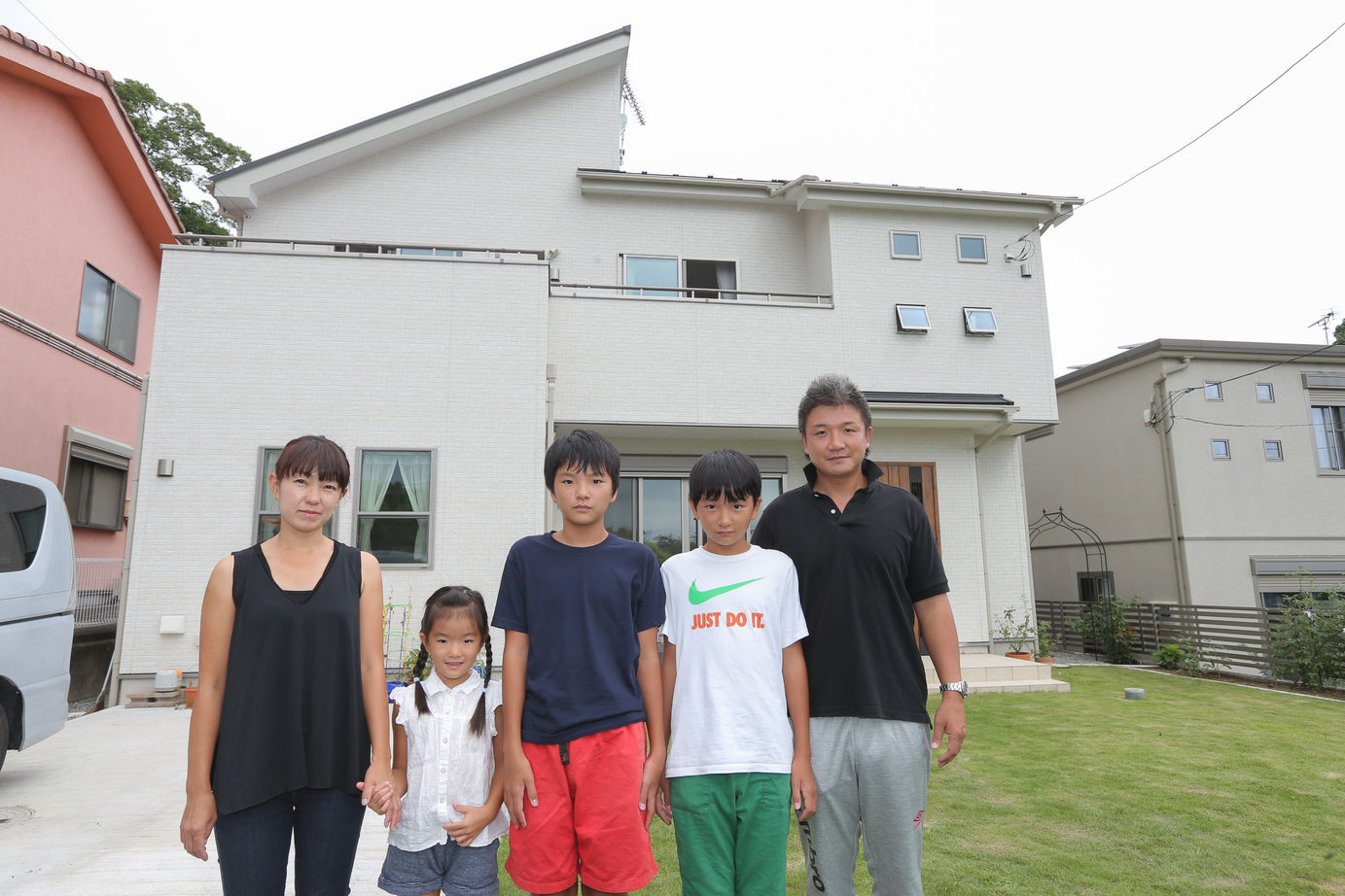 アイダ設計 【間取り図有/30坪台/ウッドデッキ】価格と間取りのバランスに驚き　趣味のバラを愛でられる庭のある家の建築実例画像8