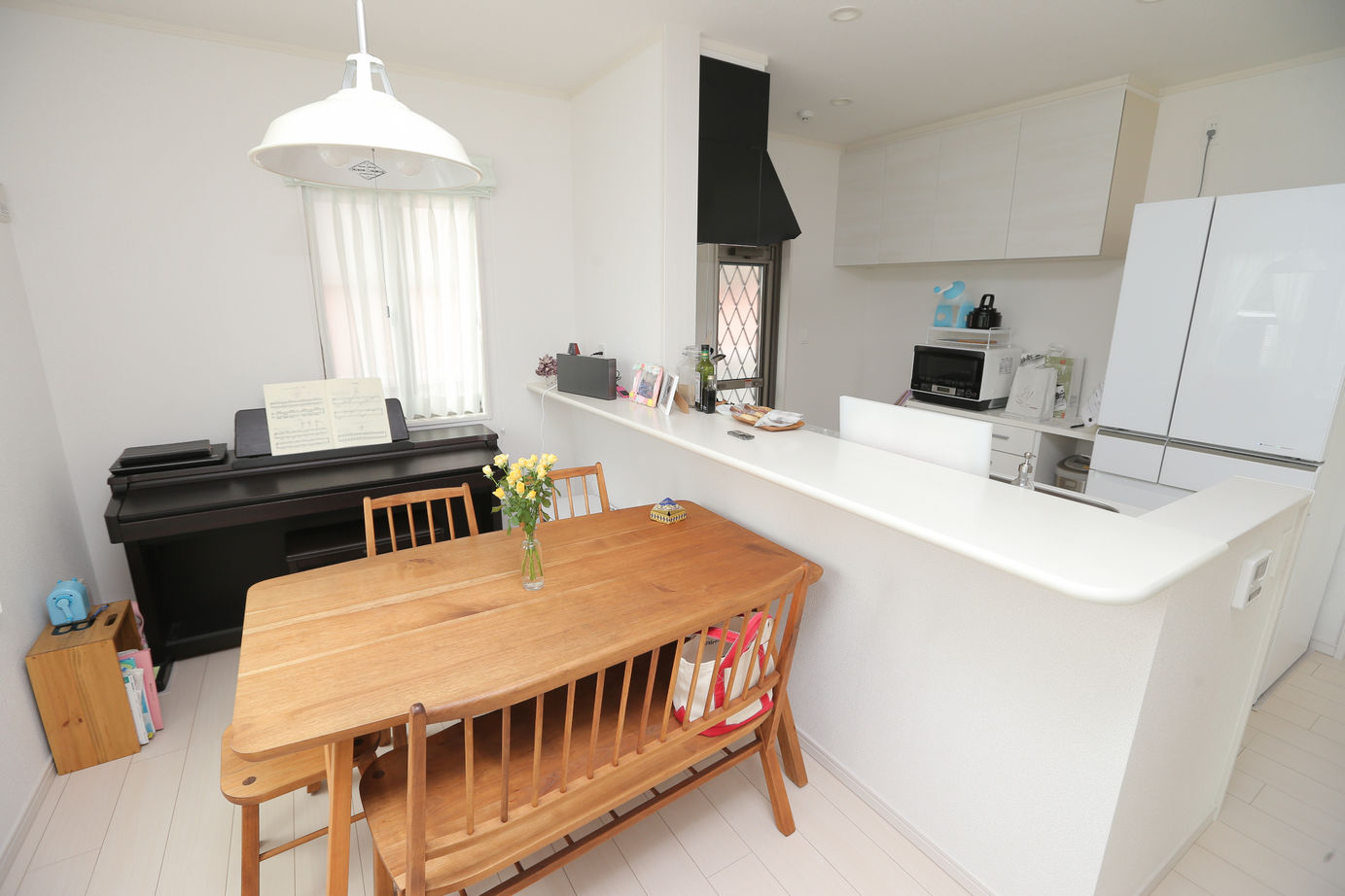 アイダ設計 【間取り図有/30坪台/ウッドデッキ】価格と間取りのバランスに驚き　趣味のバラを愛でられる庭のある家の建築実例画像10