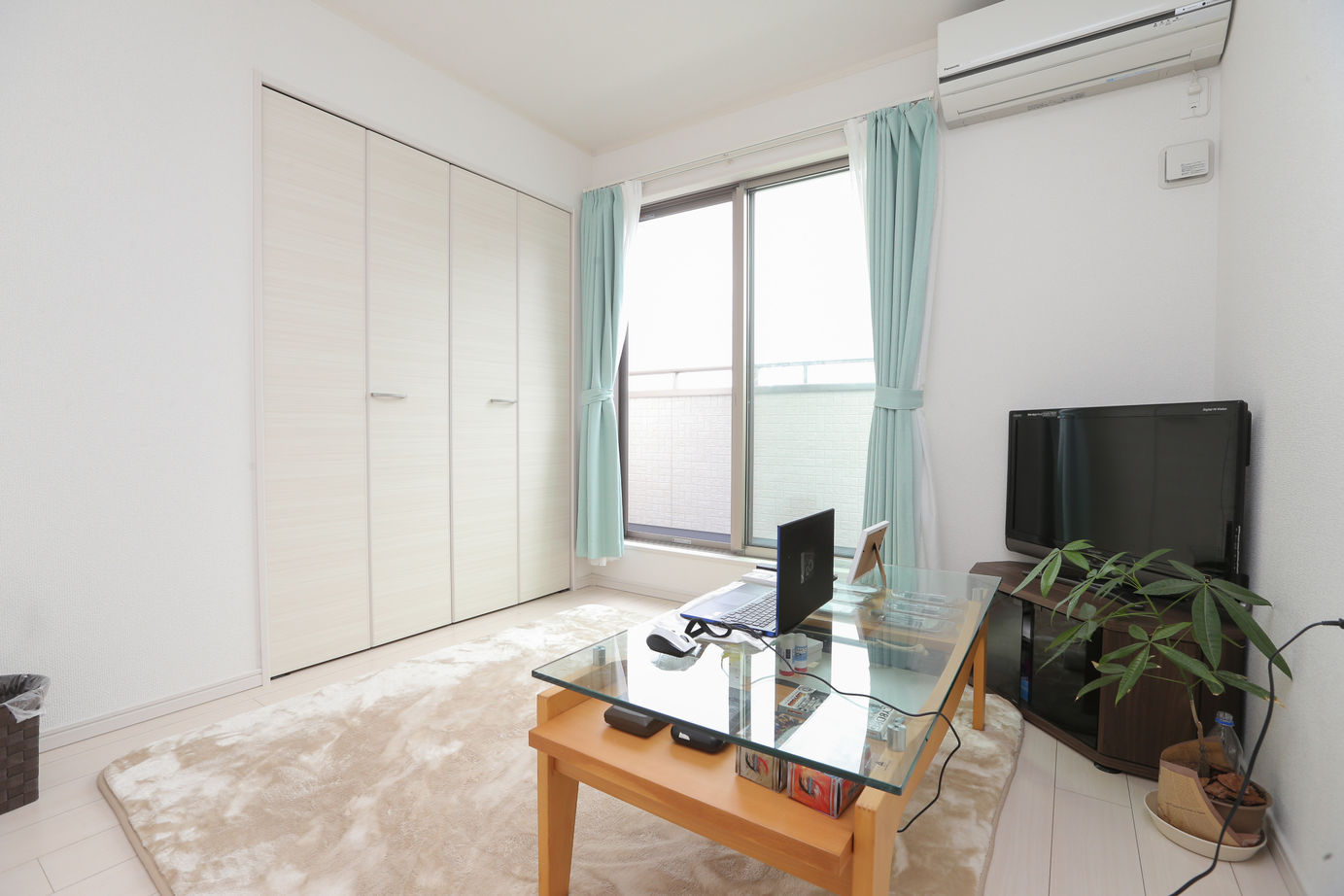 アイダ設計 【間取り図有/30坪台/ウッドデッキ】価格と間取りのバランスに驚き　趣味のバラを愛でられる庭のある家の建築実例画像17