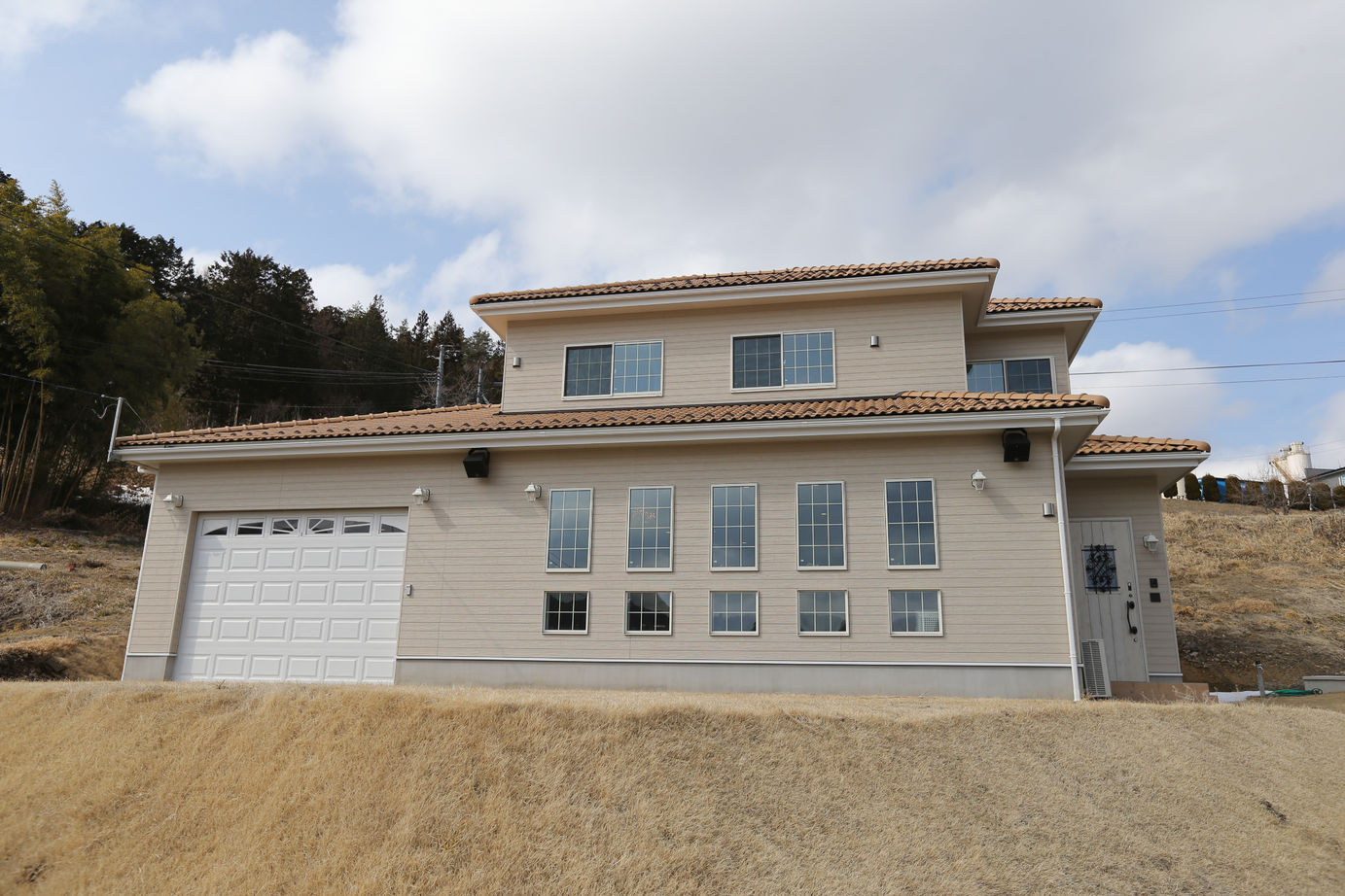 アイダ設計 【間取り図有/ビルトインガレージ/40坪台】リビングから愛車が見える、趣味を楽しむガレージのある家の建築実例画像2