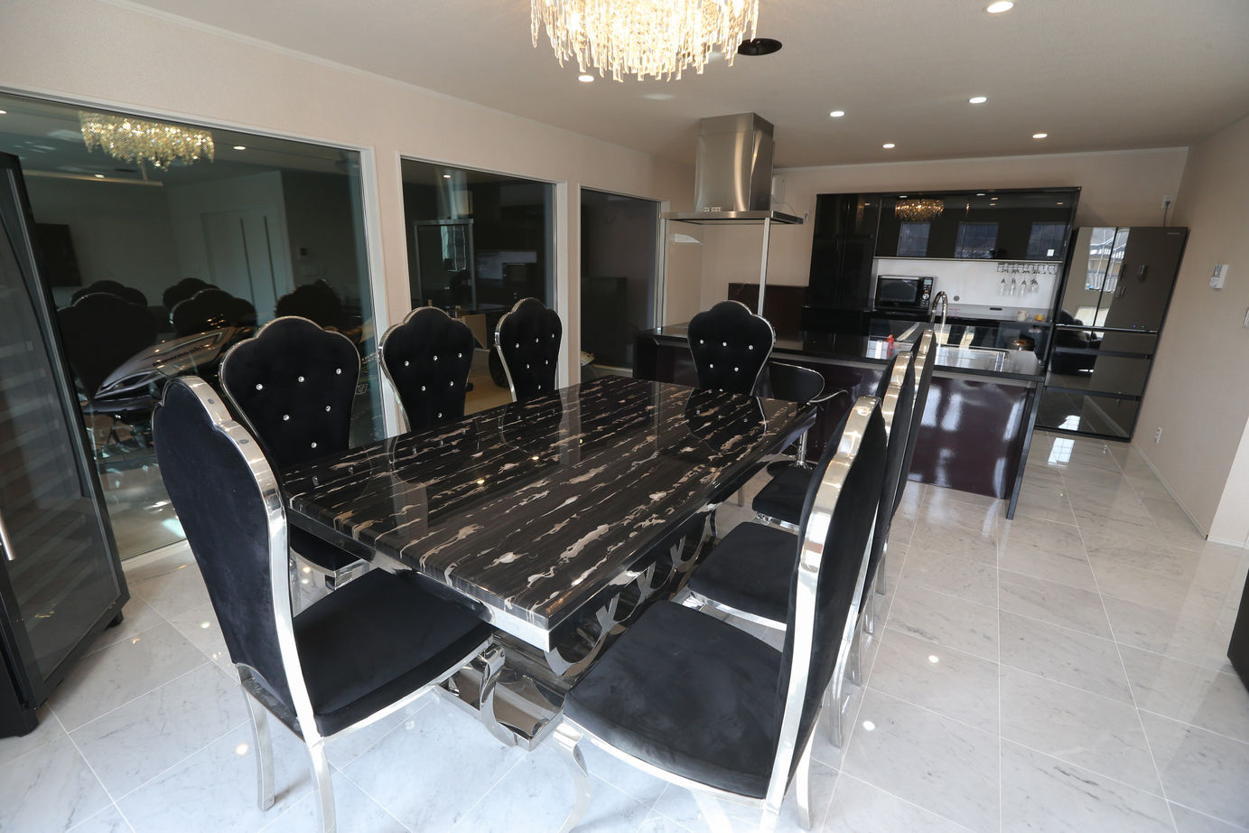 アイダ設計 【間取り図有/ビルトインガレージ/40坪台】リビングから愛車が見える、趣味を楽しむガレージのある家の建築実例画像9