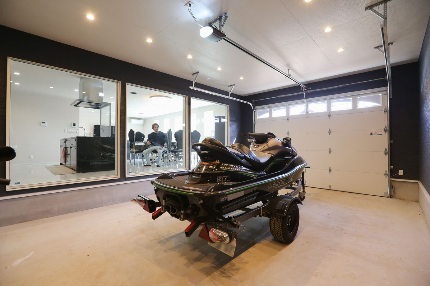 アイダ設計 【間取り図有/ビルトインガレージ/40坪台】リビングから愛車が見える、趣味を楽しむガレージのある家の建築実例画像14