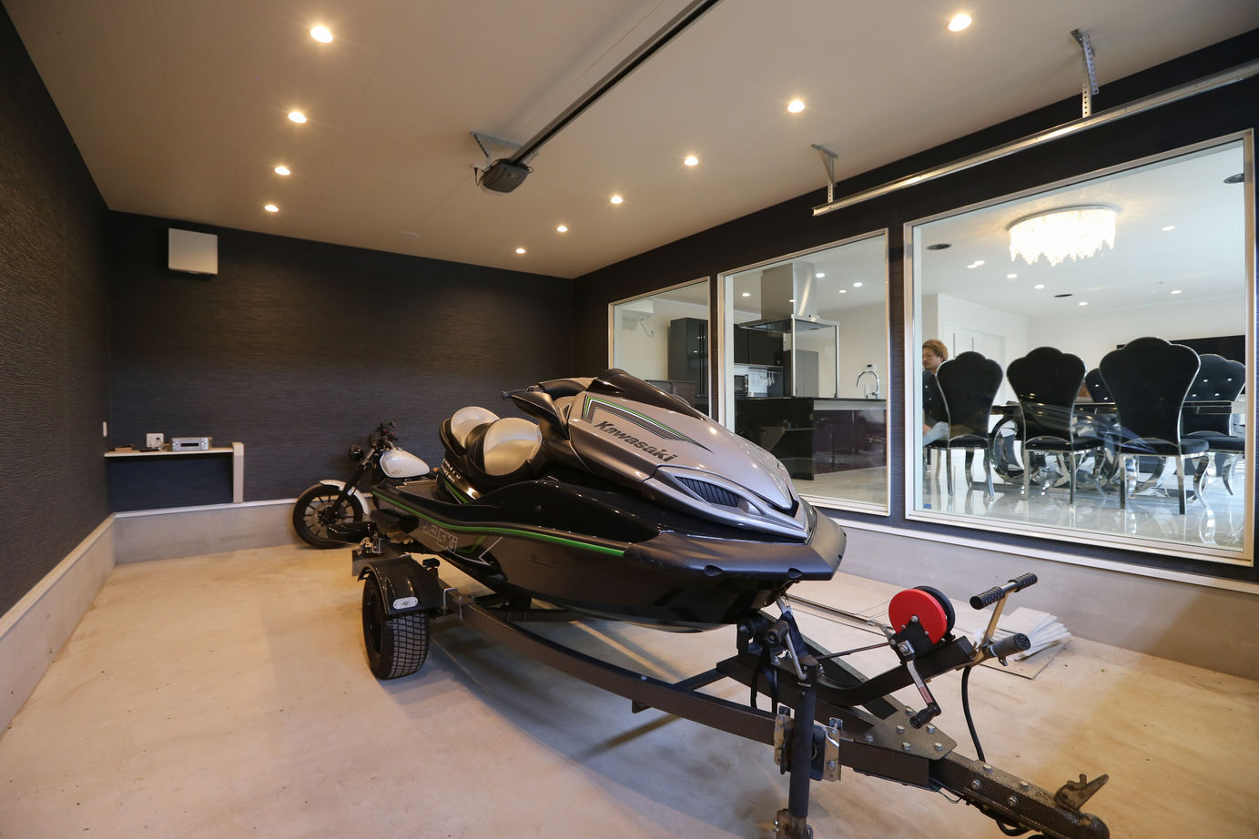 アイダ設計 【間取り図有/ビルトインガレージ/40坪台】リビングから愛車が見える、趣味を楽しむガレージのある家の建築実例画像15