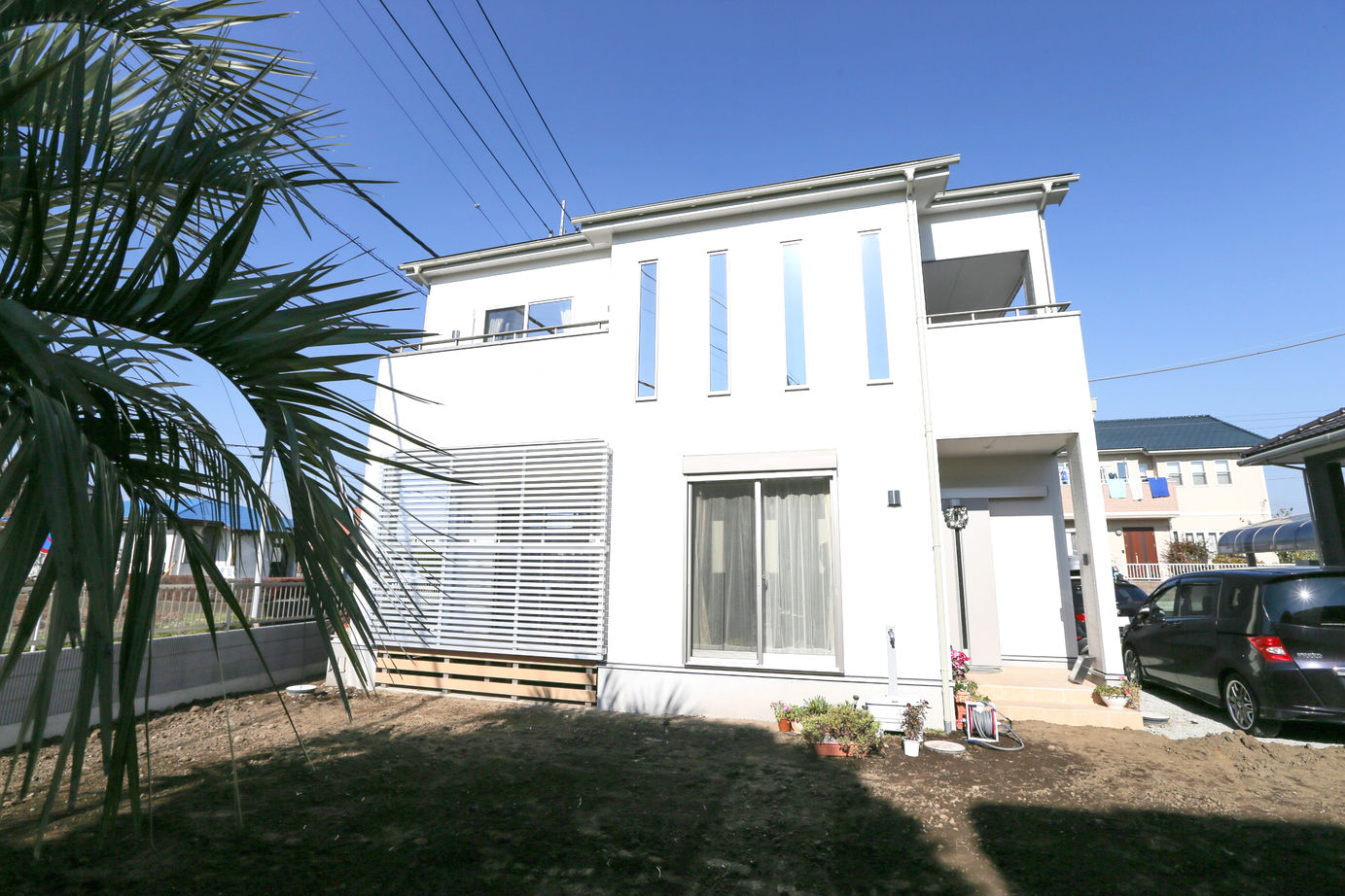 アイダ設計 【太陽光パネル/30坪台/吹き抜け/間取り図】ダイニングから広がるウッドデッキで遊び心のある住まいの建築実例画像2