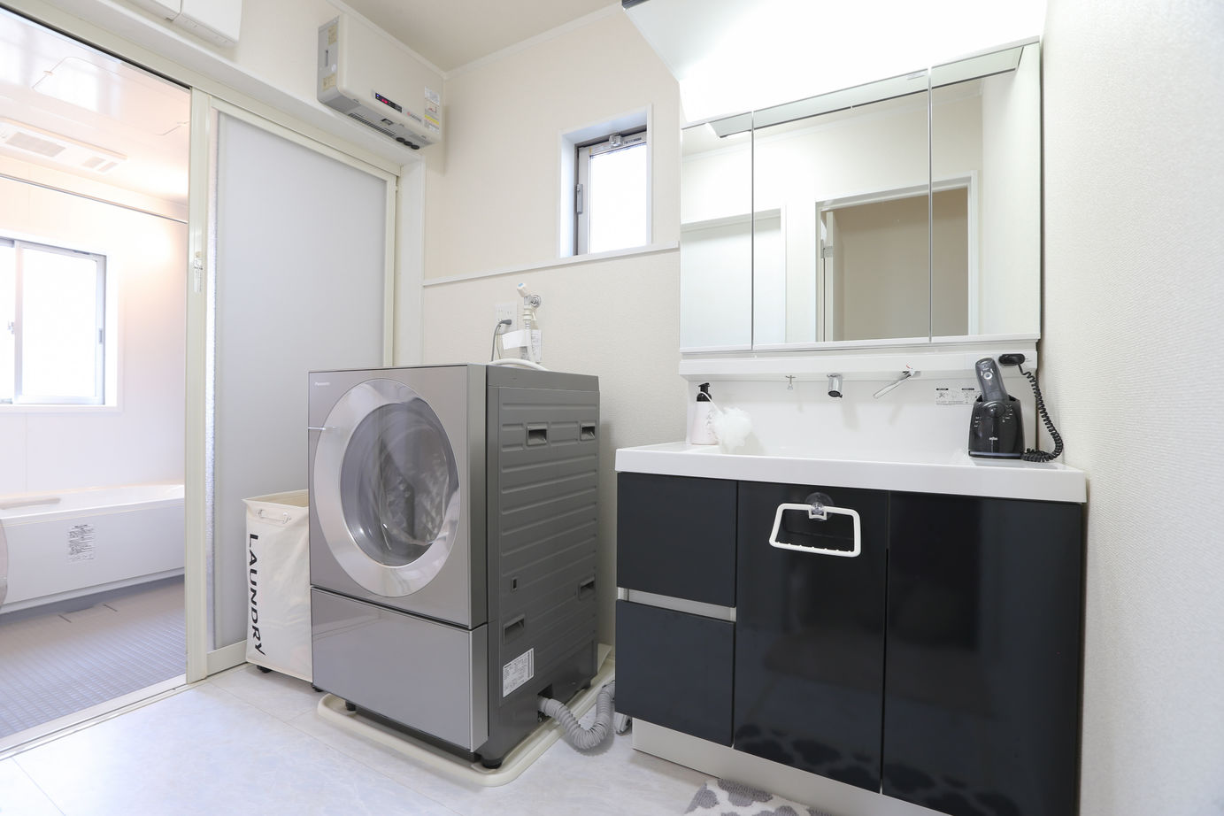 アイダ設計 【太陽光パネル/30坪台/吹き抜け/間取り図】ダイニングから広がるウッドデッキで遊び心のある住まいの建築実例画像11