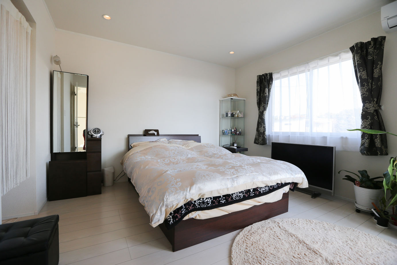 アイダ設計 【太陽光パネル/30坪台/吹き抜け/間取り図】ダイニングから広がるウッドデッキで遊び心のある住まいの建築実例画像13