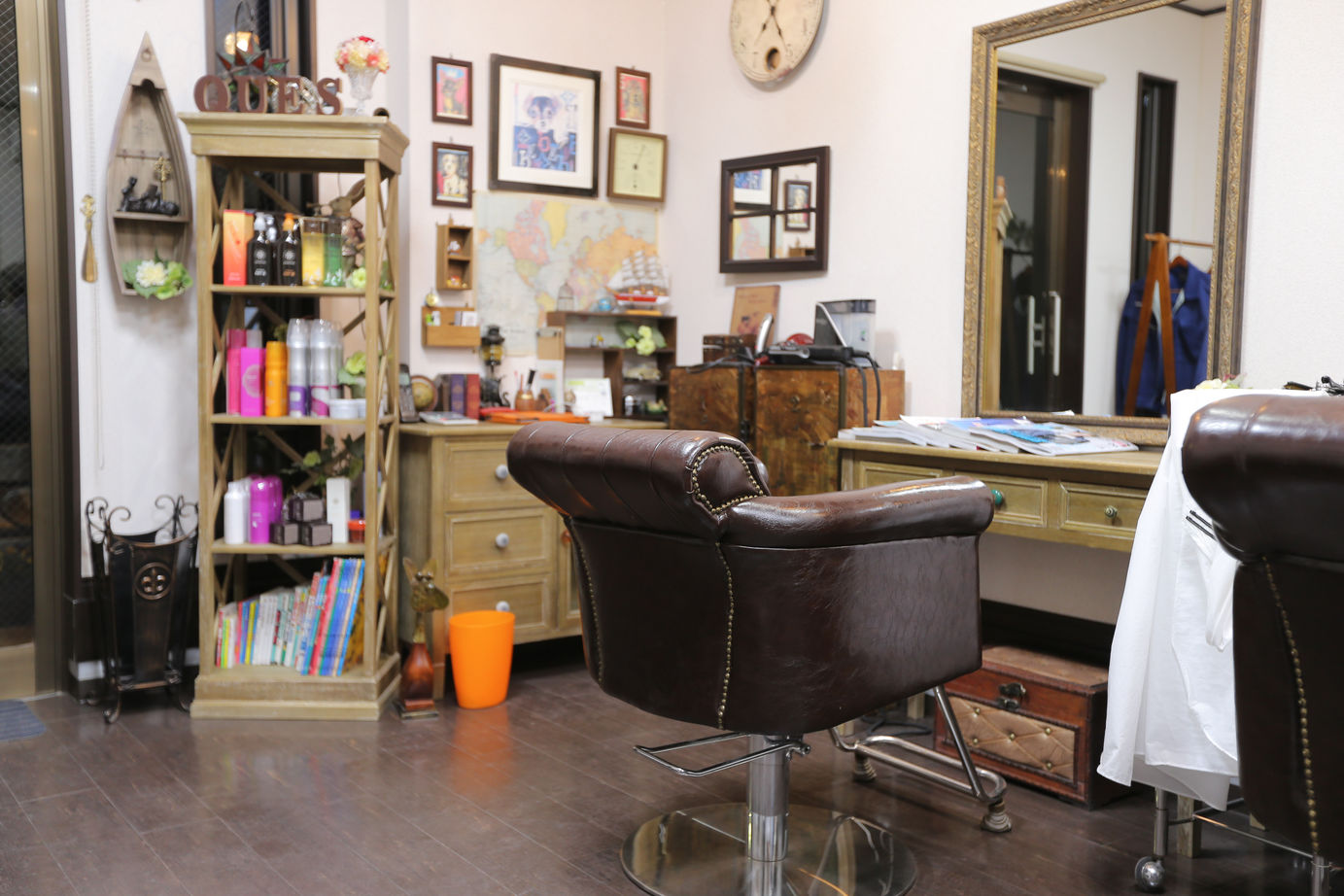 アイダ設計 【間取り図有/20坪台/耐震/美容室】モダンな雰囲気のおしゃれな店舗併用住宅の建築実例画像10