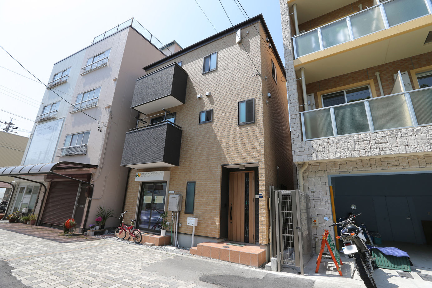 アイダ設計 【狭小地/3階建て/間取り図有/20坪台/耐震】約15坪の狭小地に建てた3階建ての事務所兼住宅の建築実例画像3