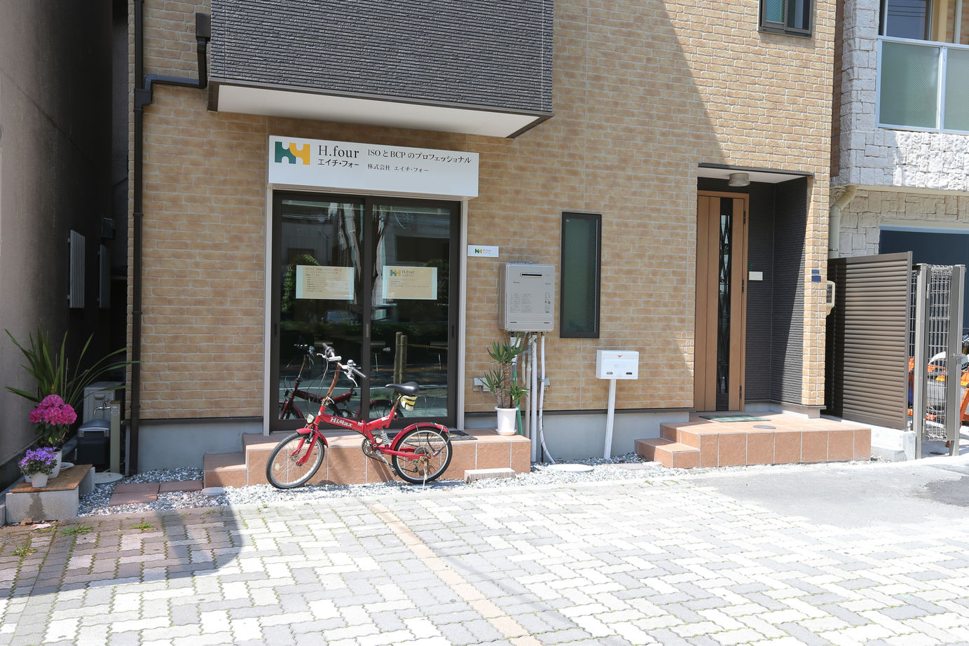 アイダ設計 【狭小地/3階建て/間取り図有/20坪台/耐震】約15坪の狭小地に建てた3階建ての事務所兼住宅の建築実例画像4