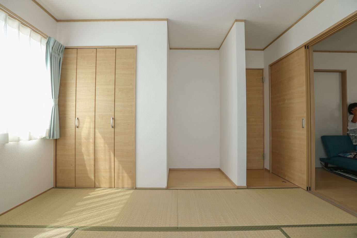 アイダ設計 【間取り図有/30坪台/4LDK/小屋裏収納】続きバルコニーで布団干しも便利！担当と安心して建てる注文住宅の建築実例画像15