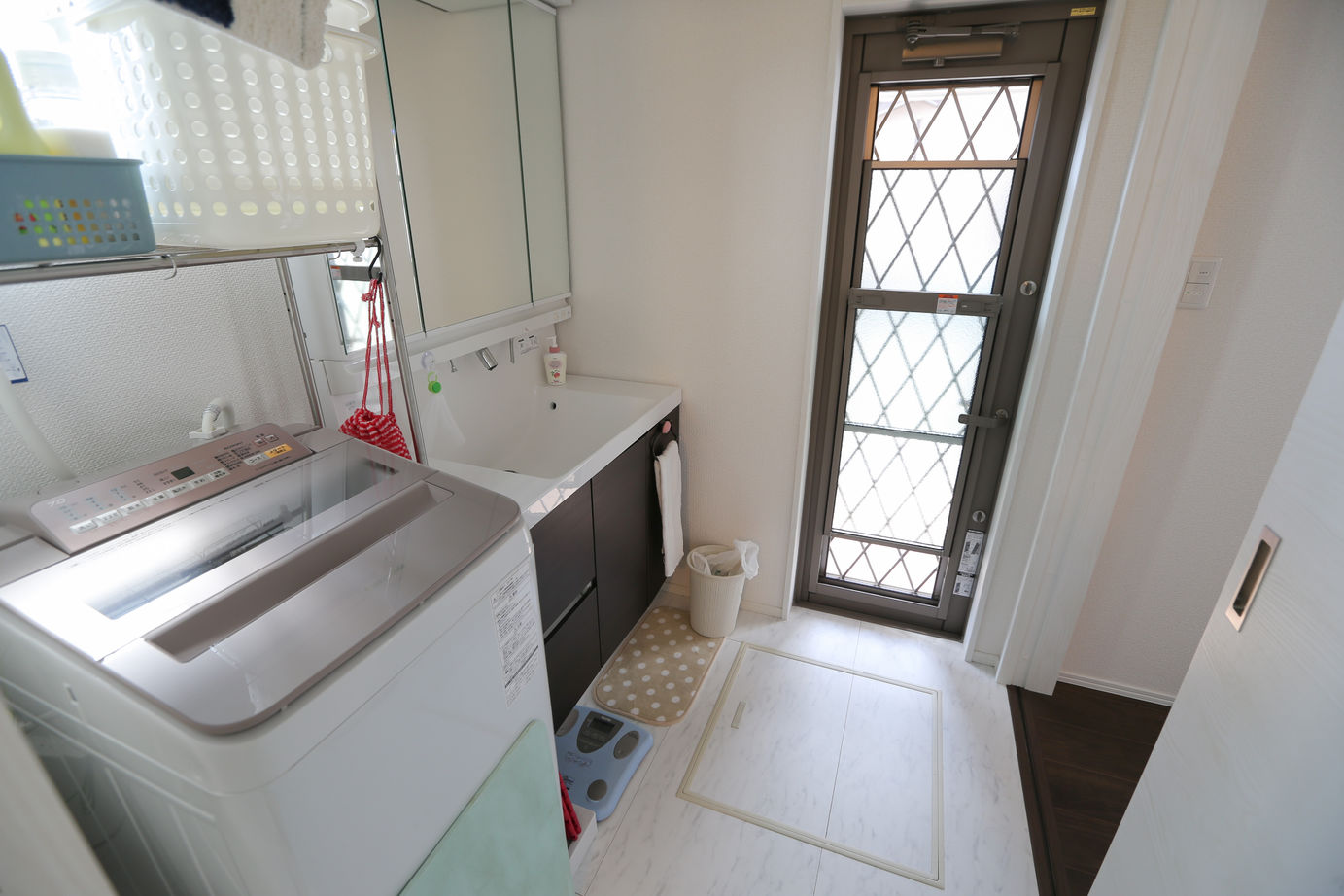 アイダ設計 【間取り図有/30坪台/ウッドデッキ/5LDK＋小屋裏収納】子どもたちの成長を視野に入れた収納十分な横長の家の建築実例画像10