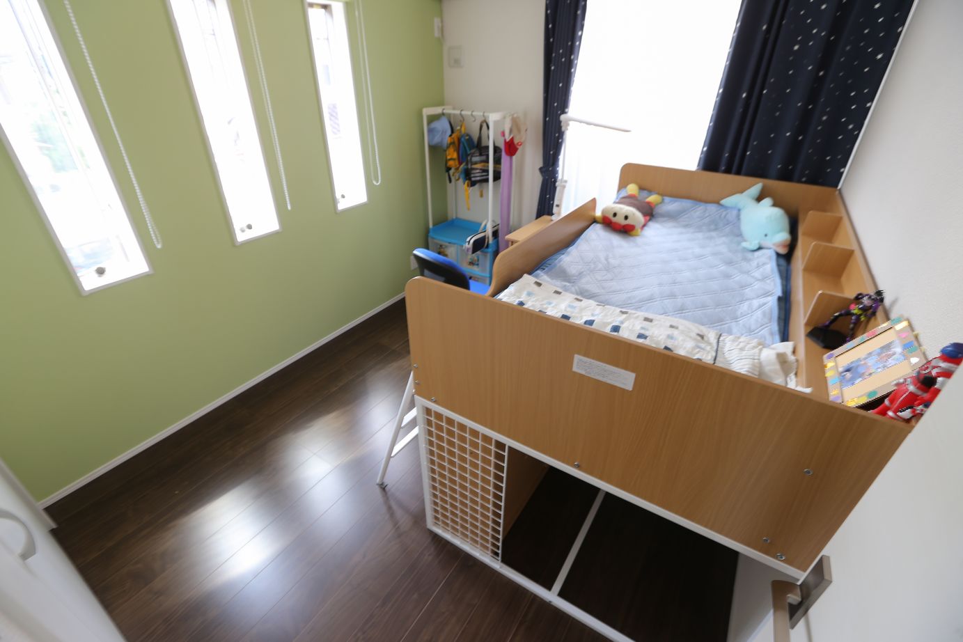 アイダ設計 【間取り図有/30坪台/ウッドデッキ/5LDK＋小屋裏収納】子どもたちの成長を視野に入れた収納十分な横長の家の建築実例画像18