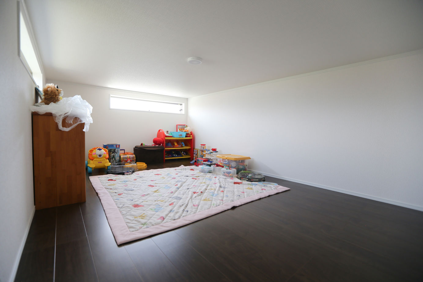 アイダ設計 【間取り図有/30坪台/ウッドデッキ/5LDK＋小屋裏収納】子どもたちの成長を視野に入れた収納十分な横長の家の建築実例画像20