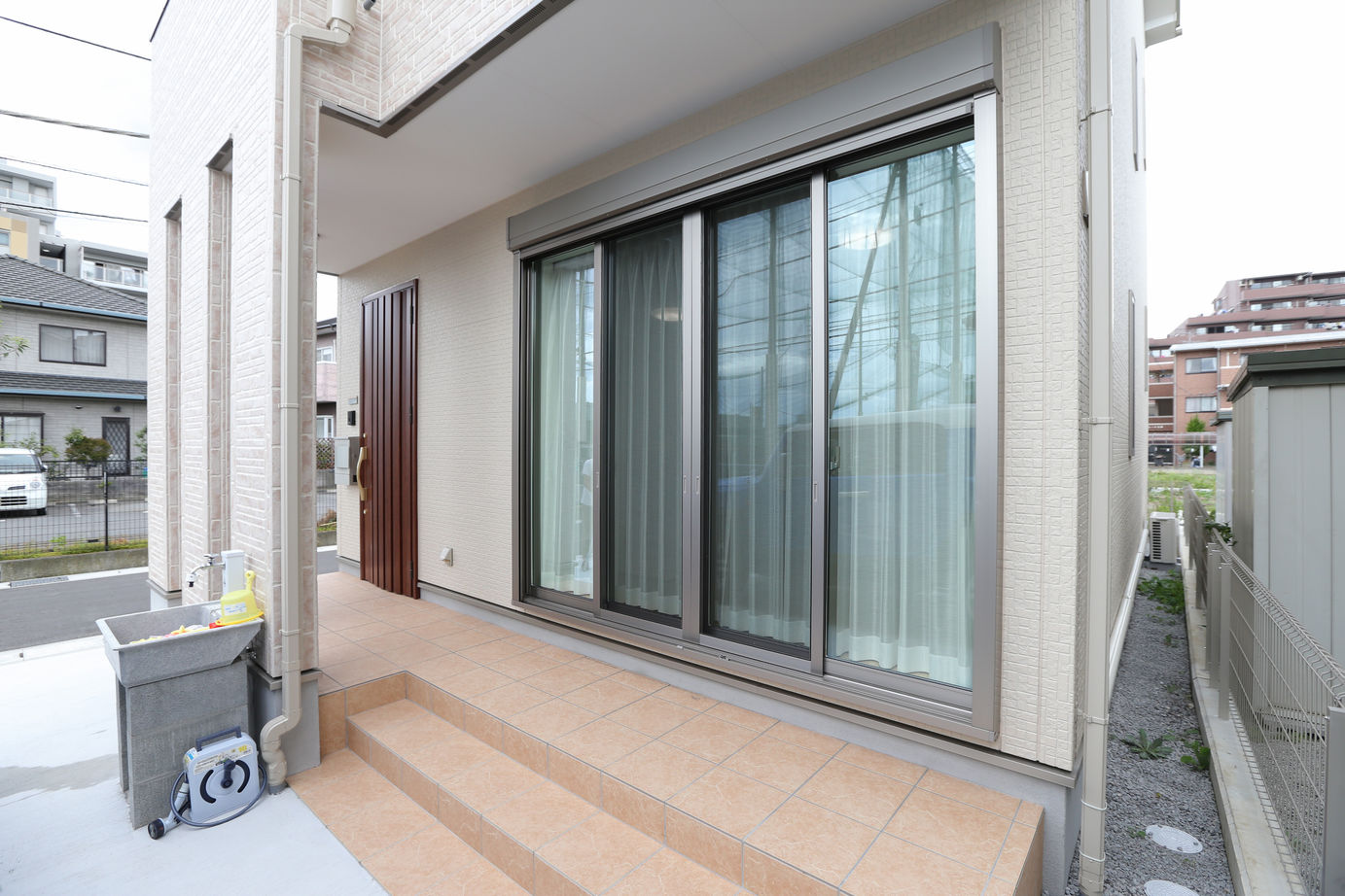 アイダ設計 【間取り図有/2階建て/20坪台/小屋裏収納】子育てにも快適　日当たりの良さをそのまま活かした設計の建築実例画像3