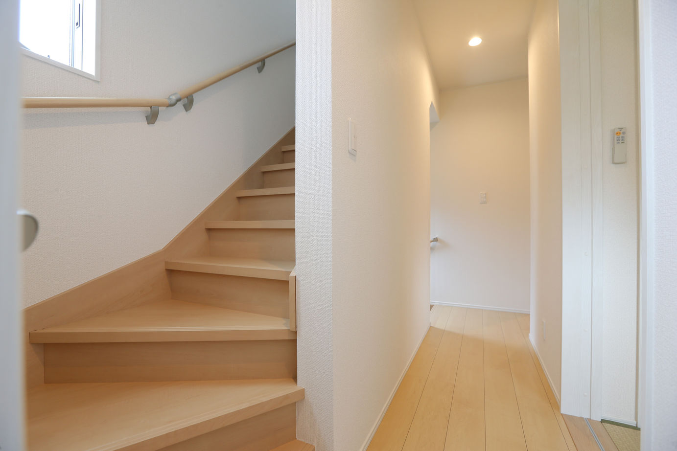 アイダ設計 【間取り図有/2階建て/20坪台/小屋裏収納】子育てにも快適　日当たりの良さをそのまま活かした設計の建築実例画像5